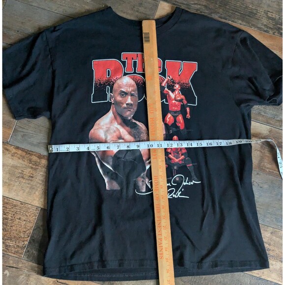 WWE The Rock Dwayne Johnson Black T-Shirt 2024 - Picture 4 of 5